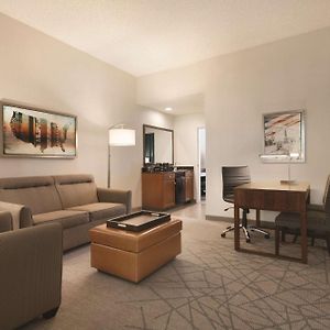 Two-Room King Suite Bath Tub Mobility Accessible